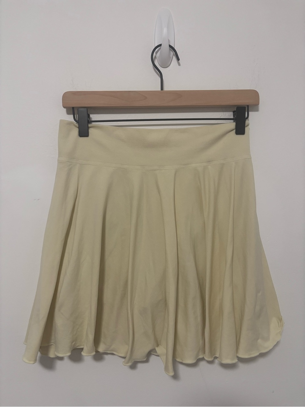 OQQ high waisted butter yellow skort